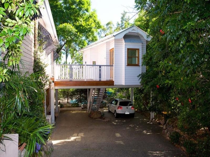 106 Simpsons Road, Bardon QLD 4065