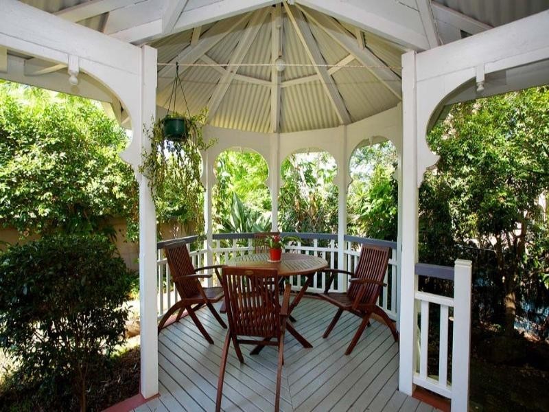 106 Simpsons Road, Bardon QLD 4065