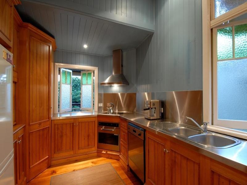 28 Coronation Street, Bardon QLD 4065