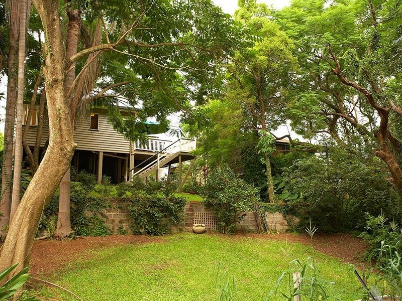 19 Campion Avenue, Bardon QLD 4065