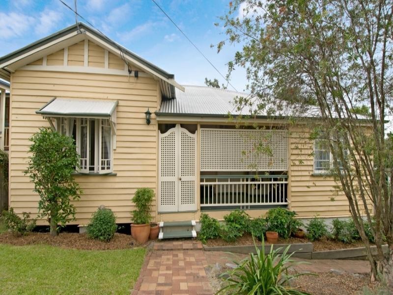 21 Dudley Street, Bardon QLD 4065