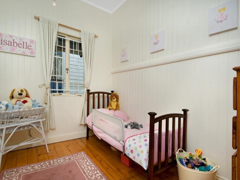 21 Dudley Street, Bardon QLD 4065