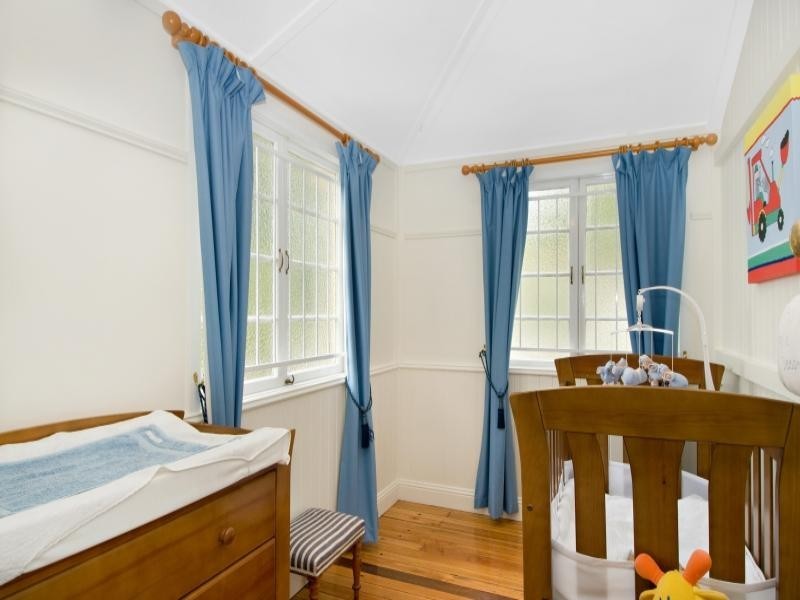 21 Dudley Street, Bardon QLD 4065