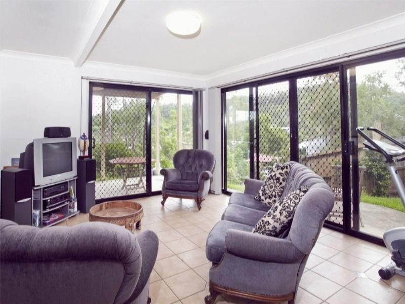 16 Saxonvale Place, The Gap QLD 4061