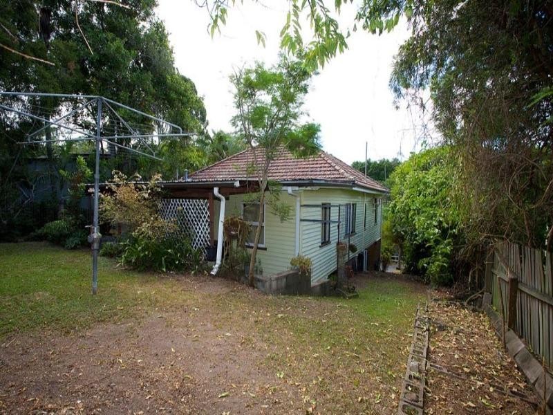 14 Pelion Street, Bardon QLD 4065