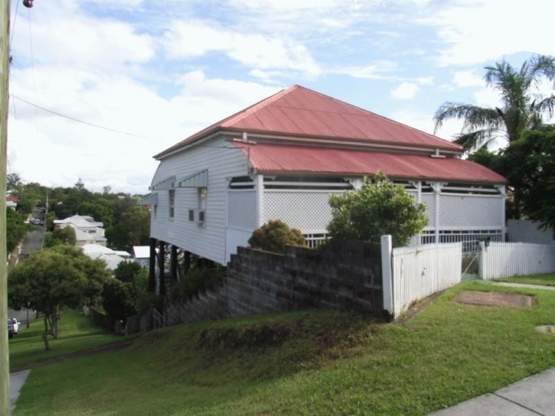 2 St Barnabas Place, Red Hill QLD 4059