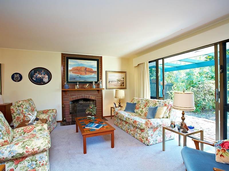 16 Appin Street, Kenmore QLD 4069
