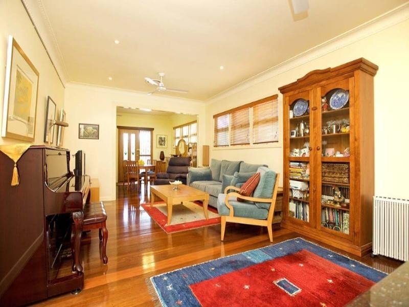 22 Greenlaw Street, Indooroopilly QLD 4068