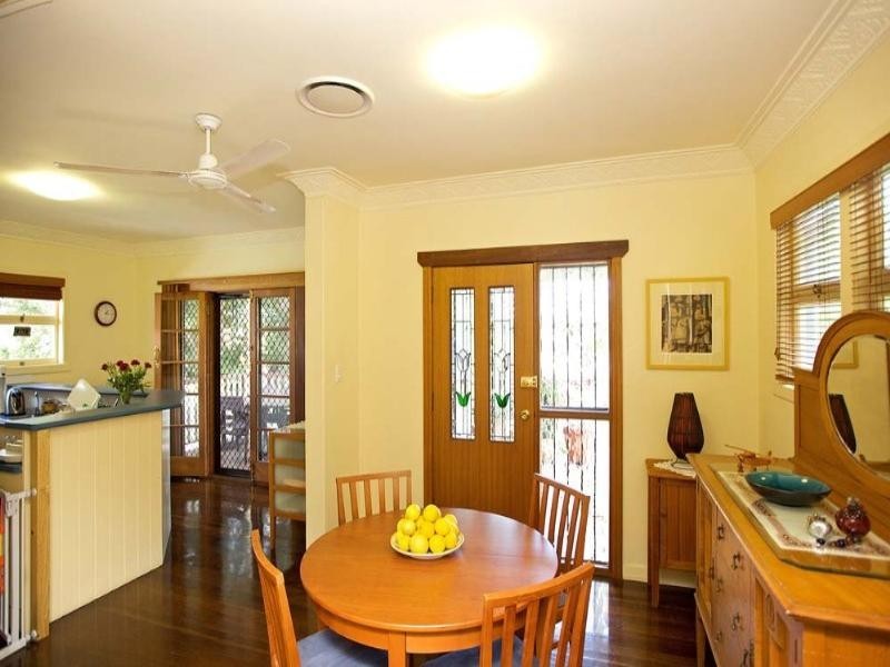 22 Greenlaw Street, Indooroopilly QLD 4068