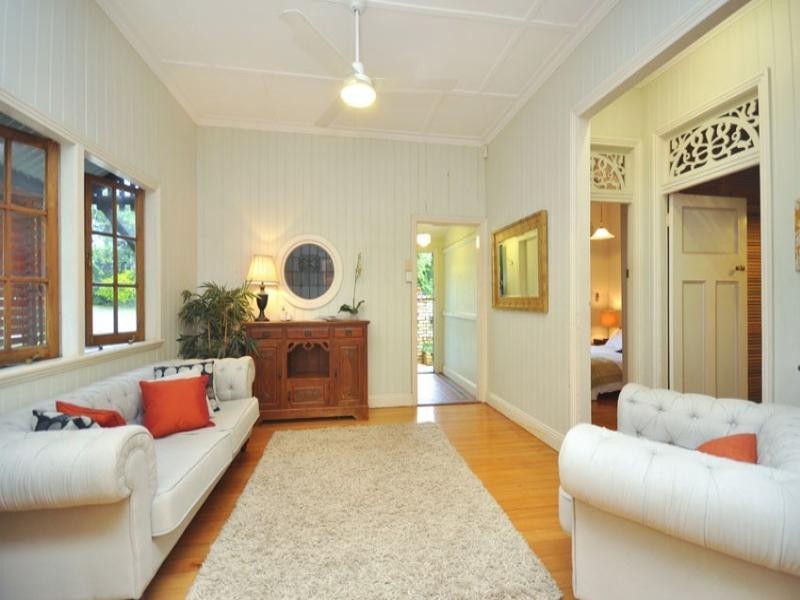 37 Windsor Road, Red Hill QLD 4059
