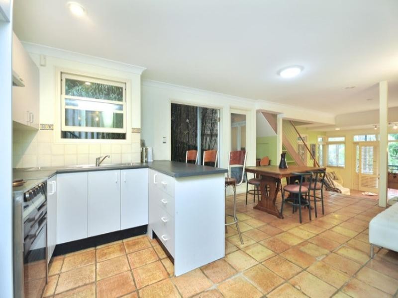 37 Windsor Road, Red Hill QLD 4059