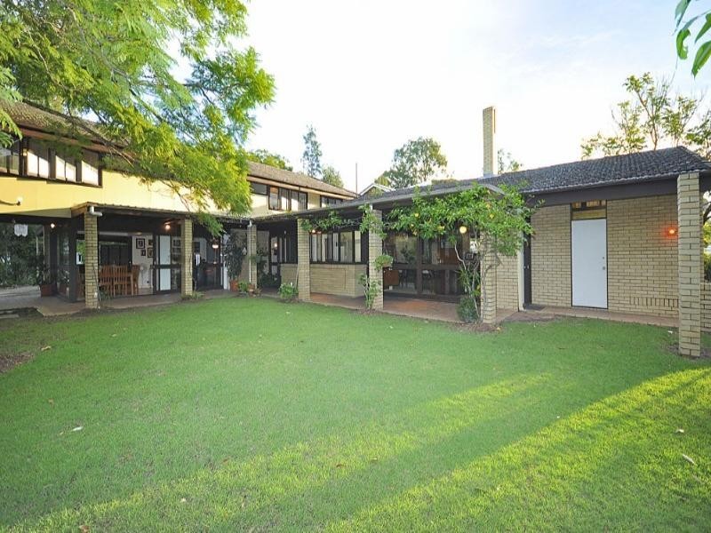 225 Boundary Road, Bardon QLD 4065