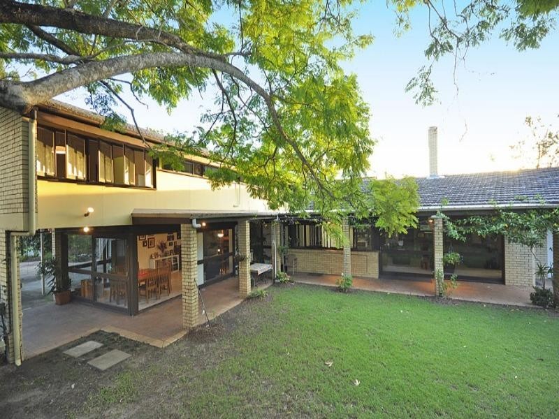 225 Boundary Road, Bardon QLD 4065