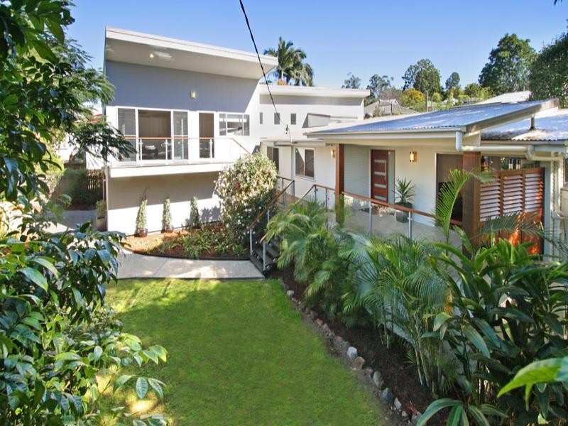 25 Dawn Street, Bardon QLD 4065