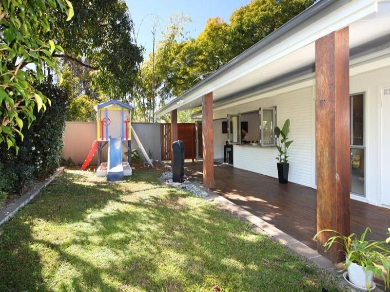 25 Dawn Street, Bardon QLD 4065