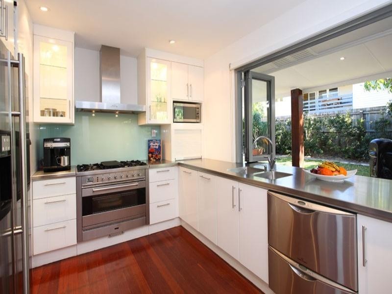 25 Dawn Street, Bardon QLD 4065