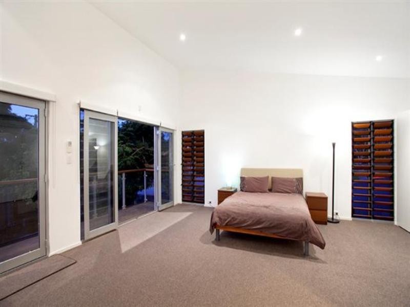 25 Dawn Street, Bardon QLD 4065