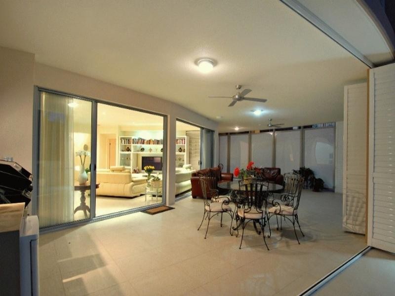 1/52 Underhill Avenue, Indooroopilly QLD 4068