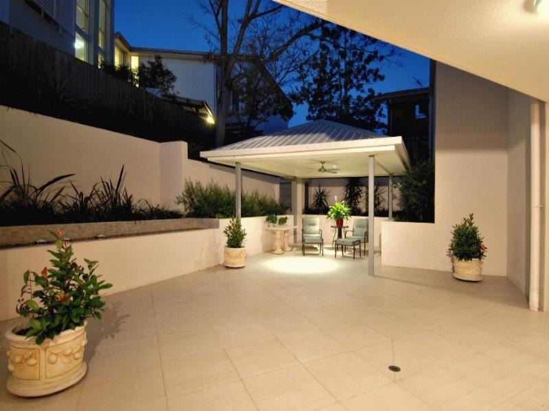 1/52 Underhill Avenue, Indooroopilly QLD 4068