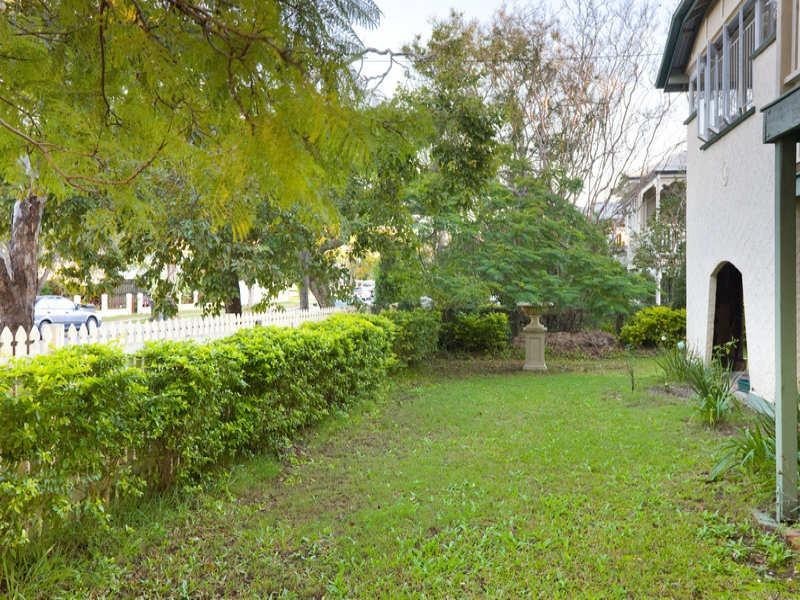 2 Maxwell Street, Clayfield QLD 4011