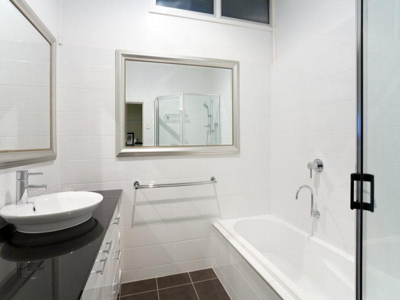 2 Maxwell Street, Clayfield QLD 4011