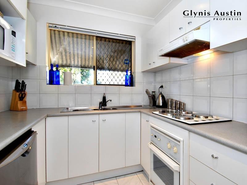 4/68 Waverley Road, Taringa QLD 4068