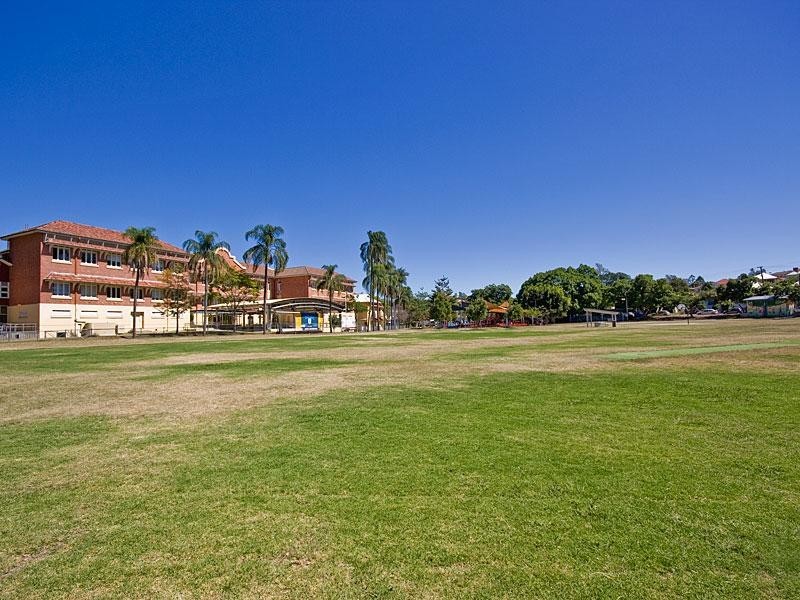 32 Haig Road, Milton QLD 4064