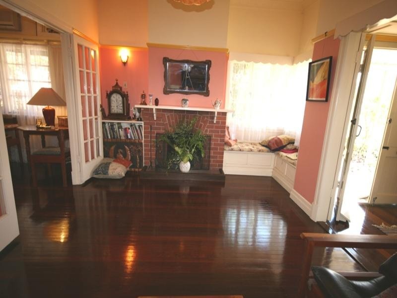 16 Smeaton Street, Coorparoo QLD 4151