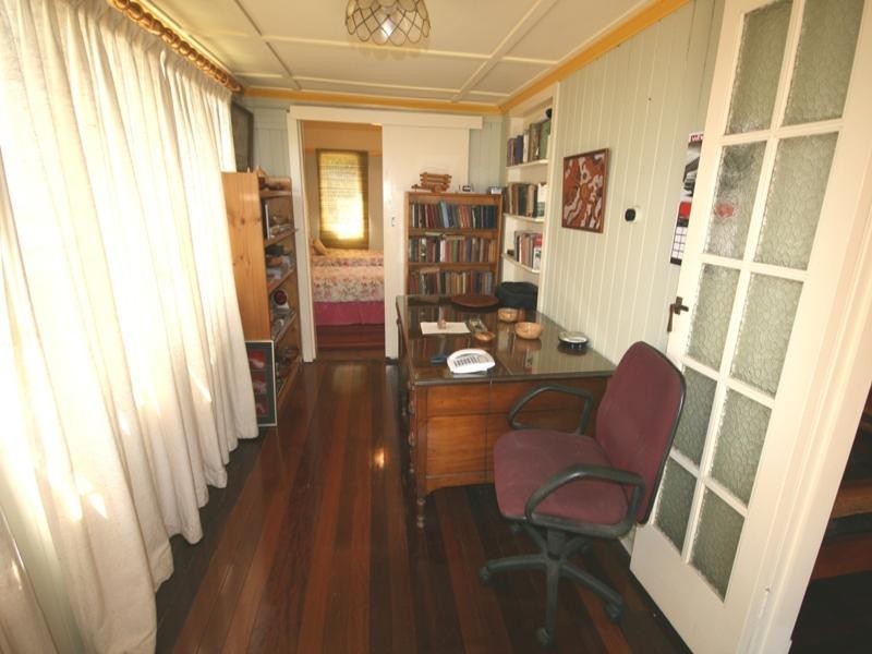 16 Smeaton Street, Coorparoo QLD 4151