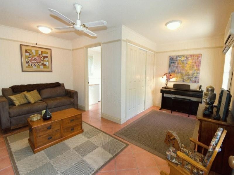1/10 Cook Street, Red Hill QLD 4059