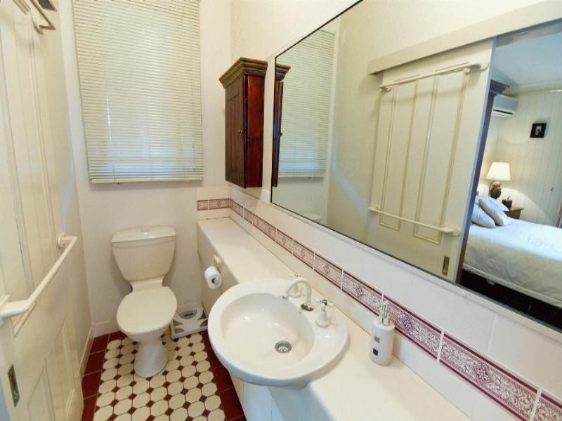 1/10 Cook Street, Red Hill QLD 4059