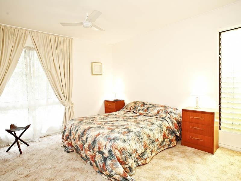 1 Edale Street, Kenmore QLD 4069