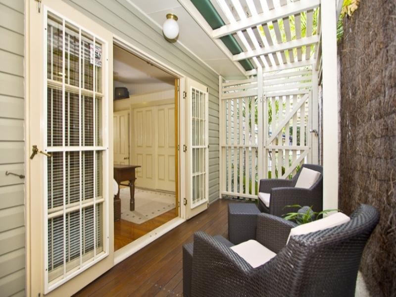 1/10 Cook Street, Red Hill QLD 4059