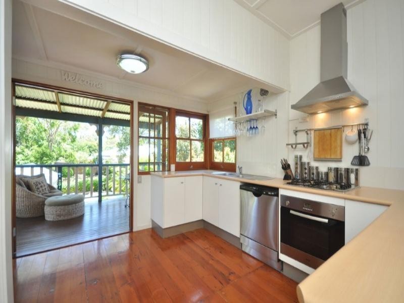 33 Rouen Road, Bardon QLD 4065