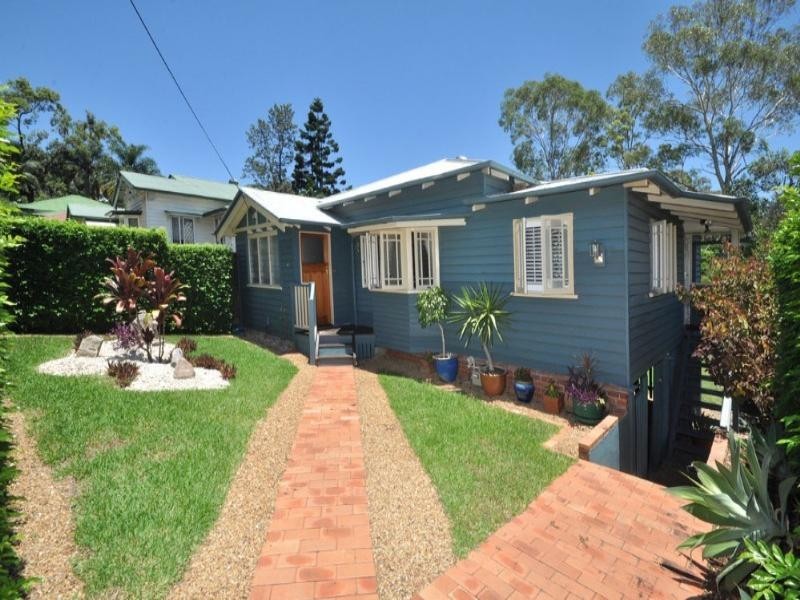 33 Rouen Road, Bardon QLD 4065