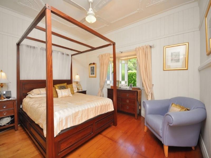 33 Rouen Road, Bardon QLD 4065