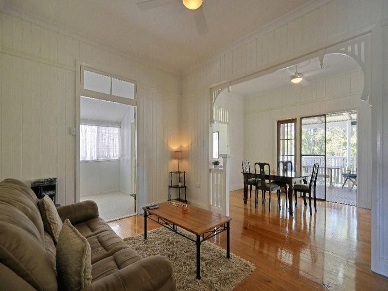 75 Sixth Avenue, Bardon QLD 4065