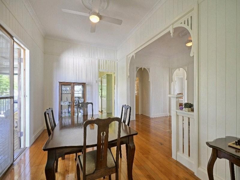 75 Sixth Avenue, Bardon QLD 4065