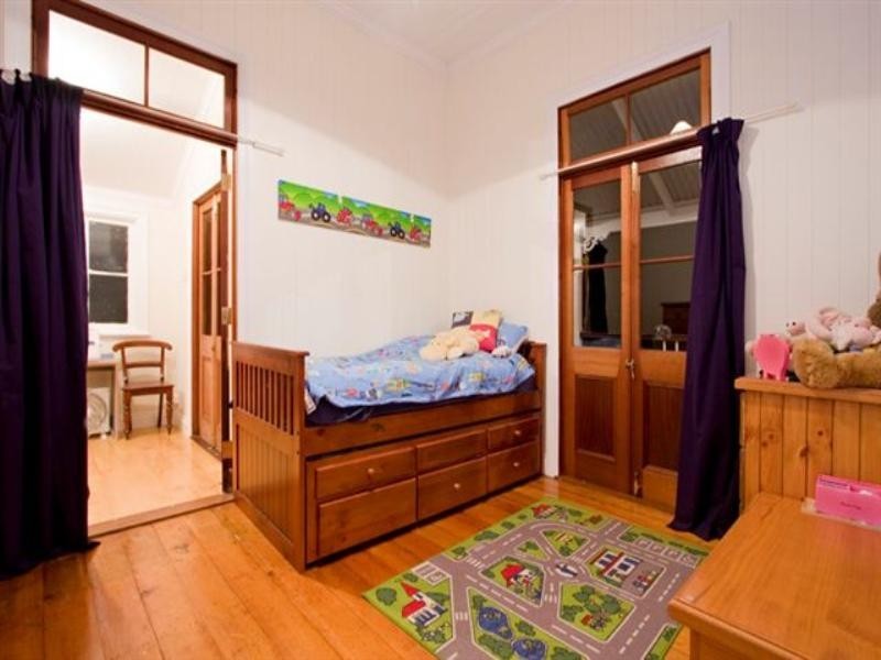 17 Corbie Street, Ashgrove QLD 4060