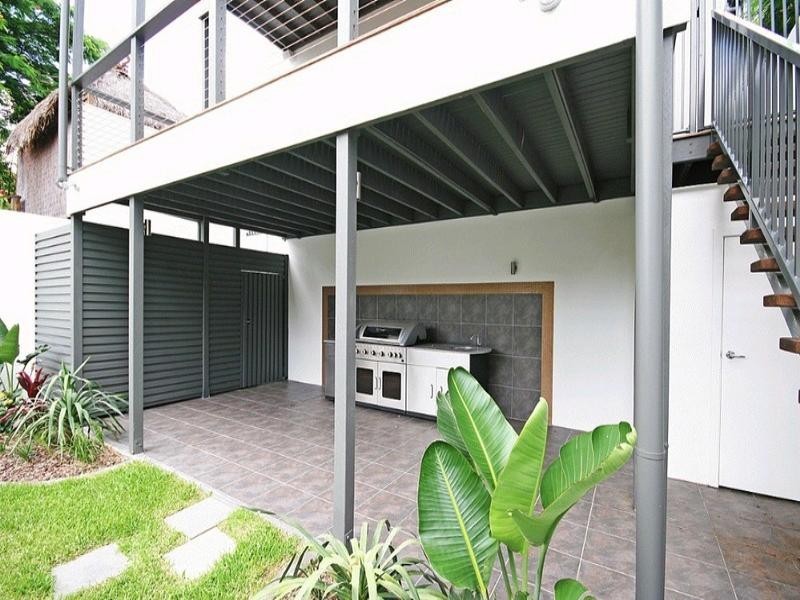 31 Pine Street, Hamilton QLD 4007