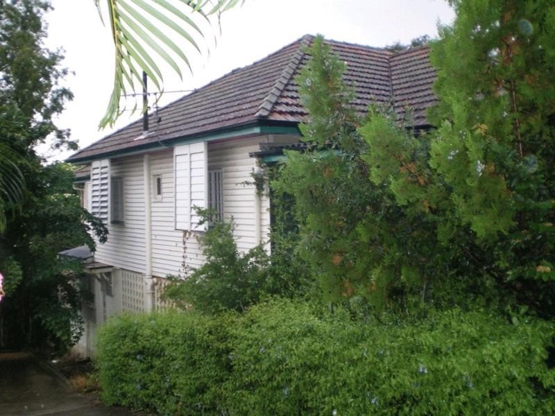 21 Simpsons Road, Bardon QLD 4065