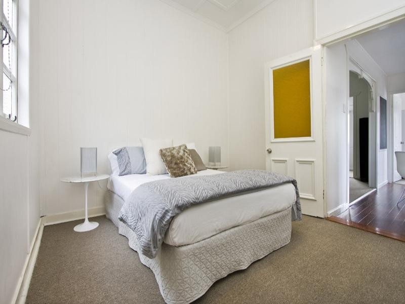 61 Windsor Road, Red Hill QLD 4059