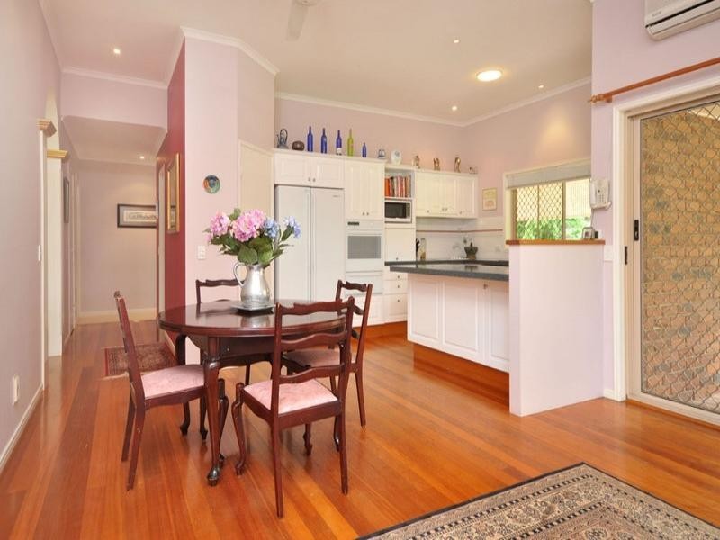 5 Larter Court, Brookfield QLD 4069