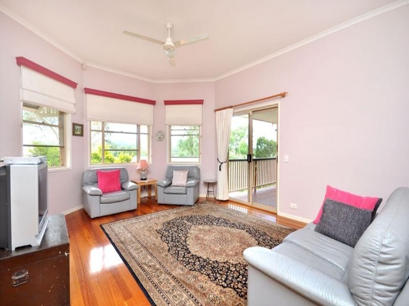 5 Larter Court, Brookfield QLD 4069