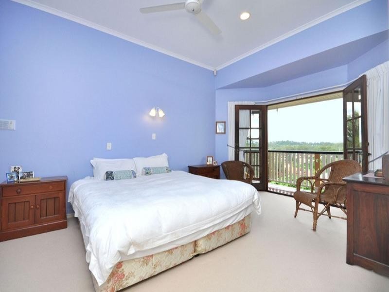 5 Larter Court, Brookfield QLD 4069