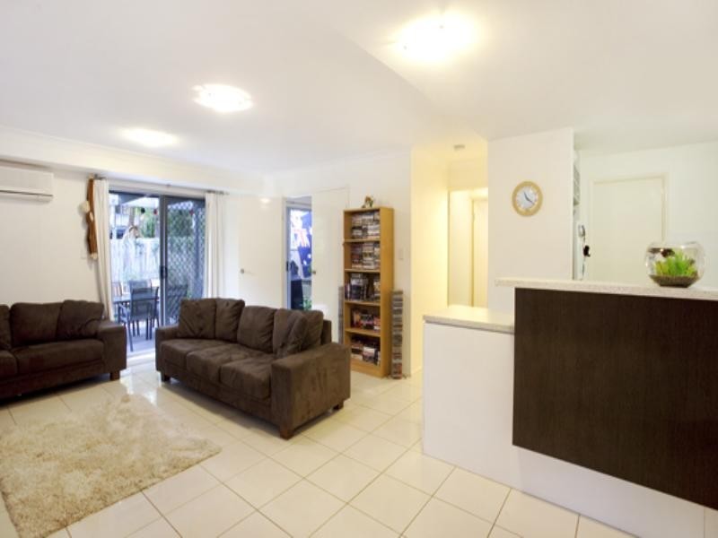 2/11 Terrace Street, Newmarket QLD 4051