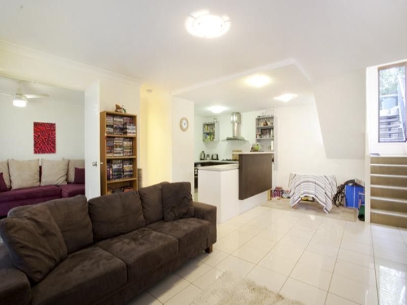 2/11 Terrace Street, Newmarket QLD 4051