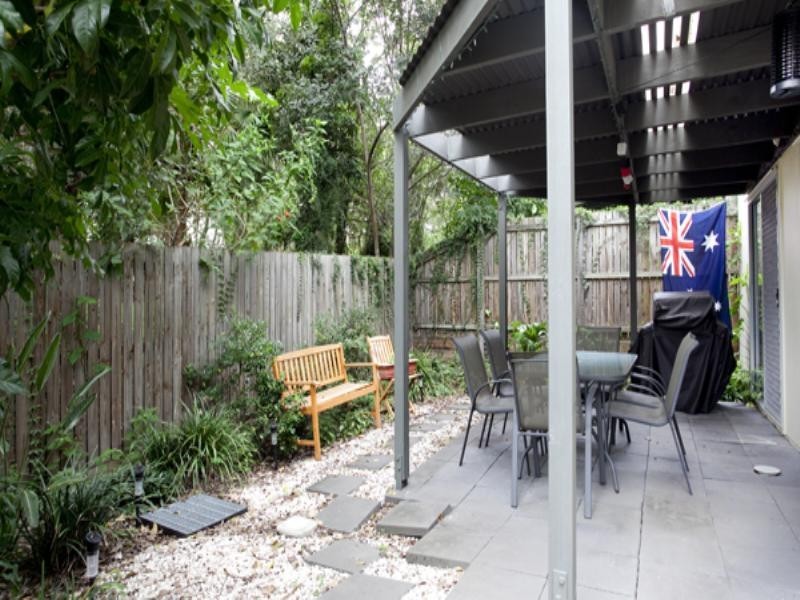 2/11 Terrace Street, Newmarket QLD 4051