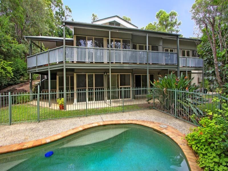 16 Tristania Drive, Bardon QLD 4065