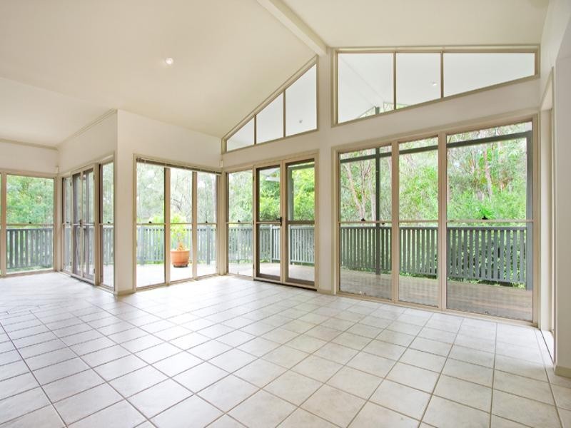 16 Tristania Drive, Bardon QLD 4065